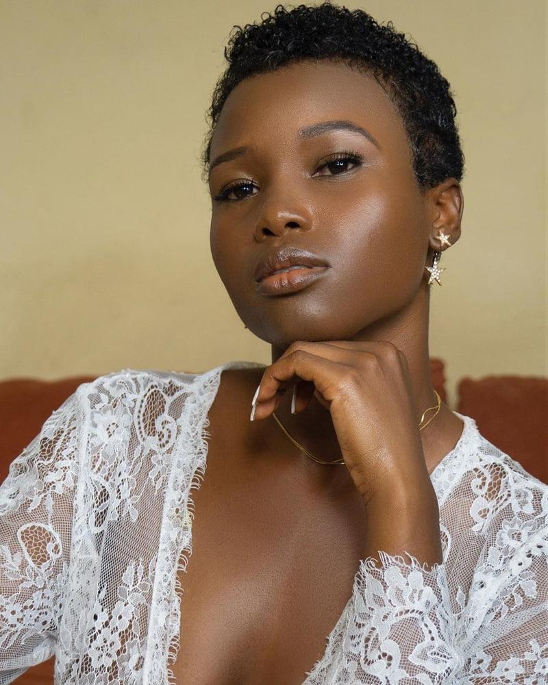 12P My Hot sister in 2020
