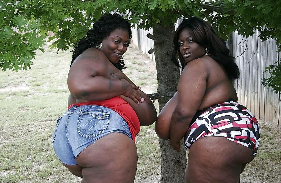 25P Simone Fox and a friend