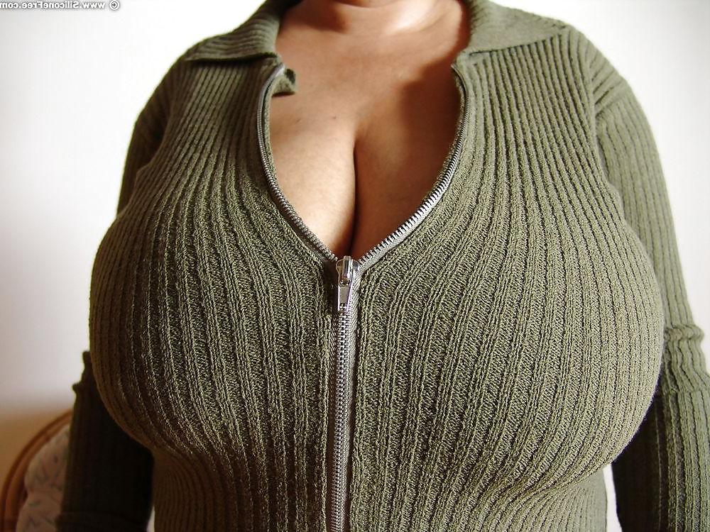 17P Huge Boobed MILF Mariachi 