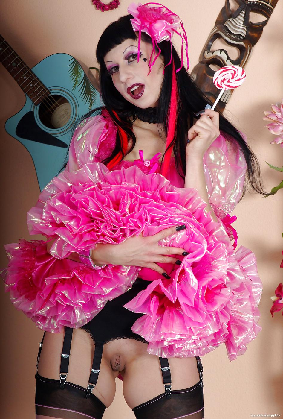 16P Maids, crossdress + sissy clothing