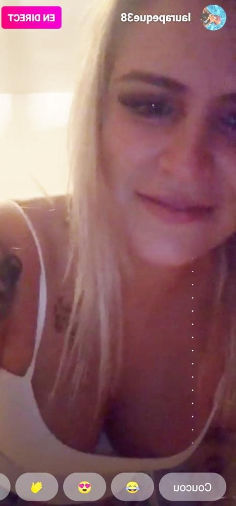 25P Real friend big tits (46) - massive cleavage downblouse