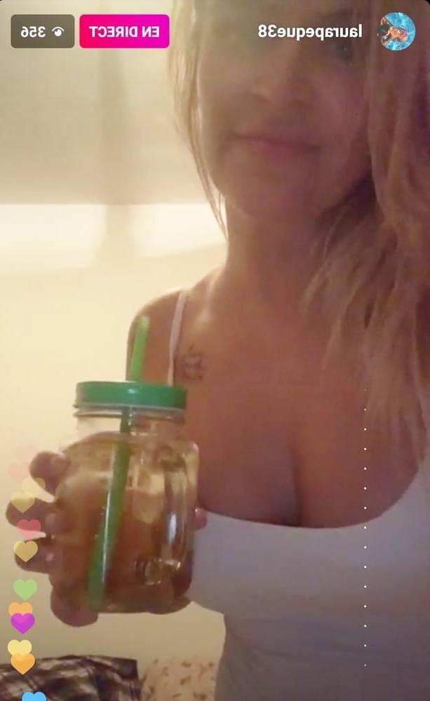 25P Real friend big tits (46) - massive cleavage downblouse