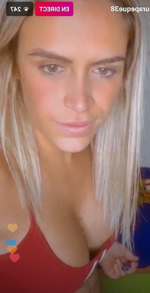 25P Real friend big tits (46) - massive cleavage downblouse