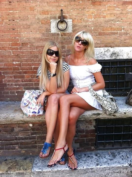 25P Sexy teen and her oldest sister
