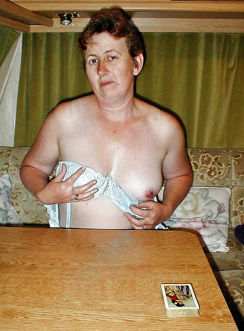 25P The Best of Naked Welsh Wife Elaine